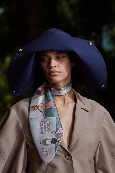 Look 19